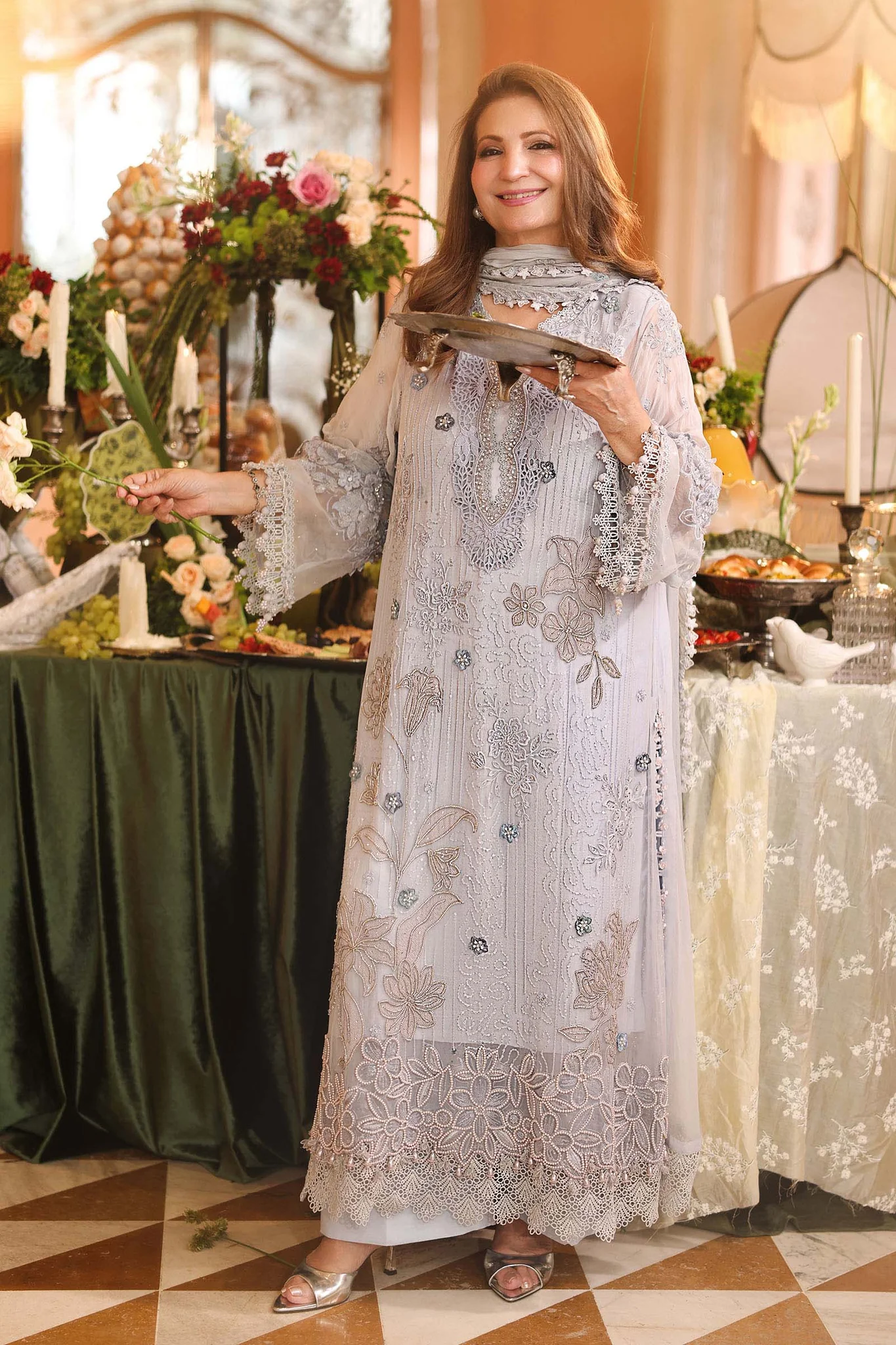 Ladies Pakistani Clothes